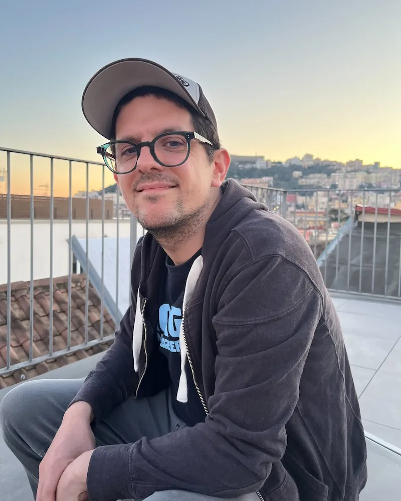 Dan, chilling out on a beautiful evening in Napoli